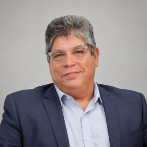 Foto de disertante Dr. Carlos García Guevara