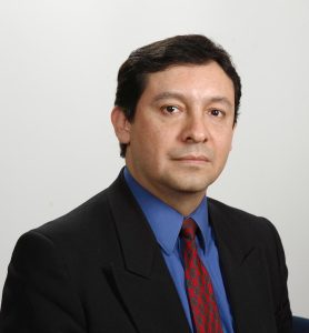 Foto de disertante Dr. Pedro Beltrán
